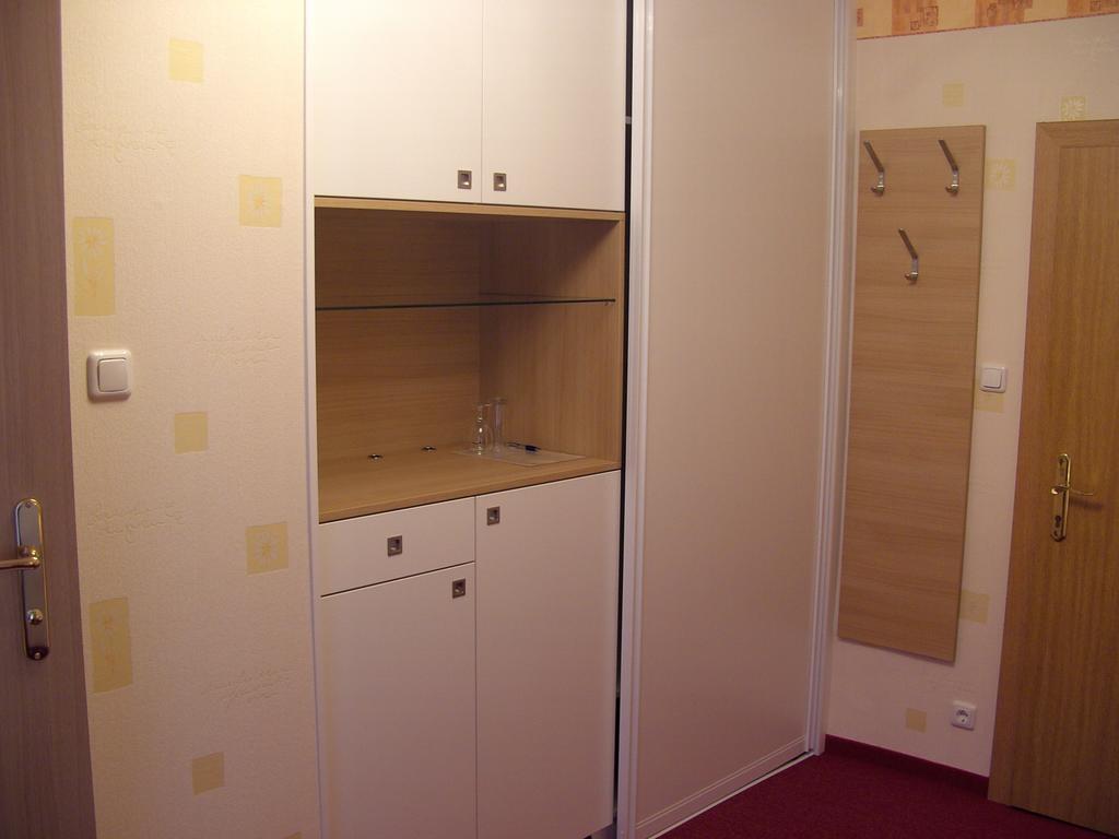 Fruehstueckspension Leopold Janu ゼンフテンベルク 部屋 写真
